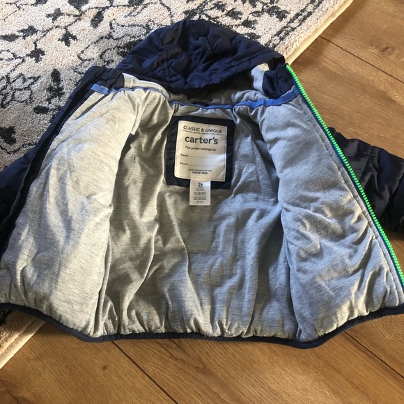 CARTERS puffer jacket 2T - Picture 3 of 6